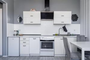 Cegielniana Grey Studio by BookingHost