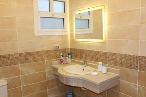 Paradise Ras Sudr, Home