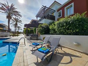 Aphrodites Pearl luxury 3 bed apartment