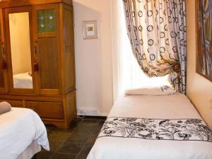 Paljas En Kandas Guest House