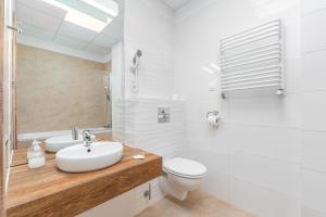 Aleje Jerozolimskie 216 by Homeprime