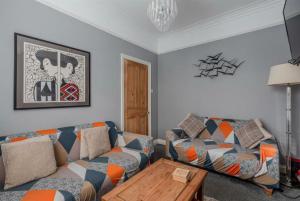 Entire 2-bedroom house with garden