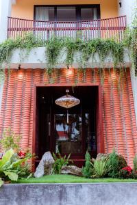 Little Gem. An Eco-Friendly Boutique Hotel & Spa