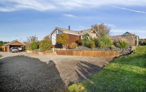 3 Bedroom Amazing Home In Knebel