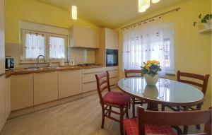 Amazing Home In Medulin With Kitchen