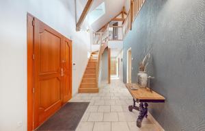 Maisons de vacances Cozy Home In Saint-aubin-routot With Kitchen : photos des chambres