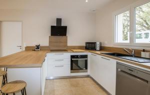 Gorgeous Home In Lussas With Jacuzzi