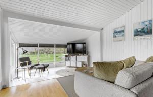 3 Bedroom Beautiful Home In Bindslev - 4-Sterne-Hotels in Bindslev
