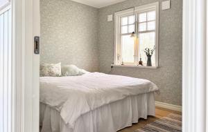 3 Bedroom Beautiful Home In Sölvesborg