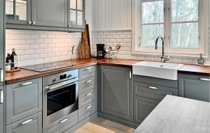 3 Bedroom Beautiful Home In Sölvesborg