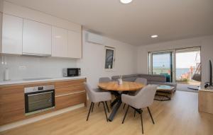 1 Bedroom Beautiful Apartment In Tucepi