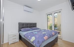 1 Bedroom Beautiful Apartment In Tucepi 