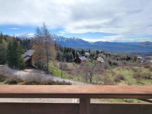 Appartement 6 pers. proche station avec balcon et parking privatifs - FR-1-393-90