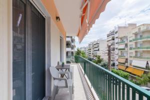 One Bedroom Apt w Balcony