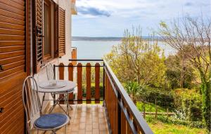 Cozy Apartment In Dramalj With Kitchen