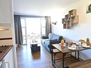 Apartment Le Village - C7 351 by Interhome