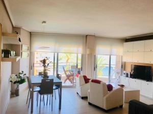 Apartamento frente al mar con WIFI y parking.