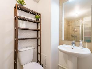 Maisons de vacances Holiday Home Katalinxuenia by Interhome : photos des chambres