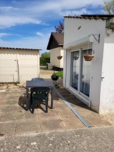 studio au bord du canal