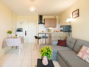 Apartment LOustalet-6 by Interhome