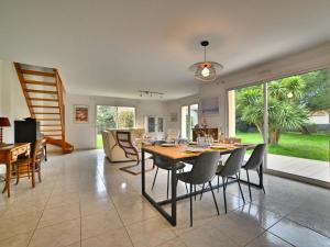 Maisons de vacances Holiday Home Beaurepaire by Interhome : photos des chambres