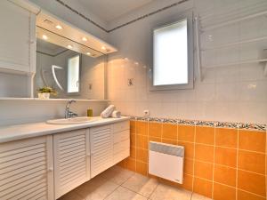 Maisons de vacances Holiday Home Beaurepaire by Interhome : photos des chambres