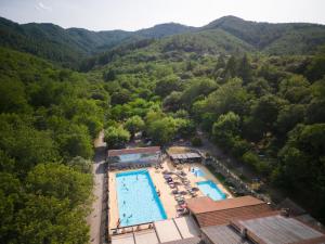 Maisons de vacances Holiday Home La Clementine Chalet Confort 4-5 pers by Interhome : photos des chambres