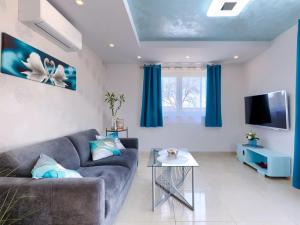 Holiday Home Villa Fenix by Interhome