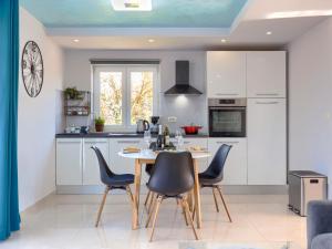 Holiday Home Villa Fenix by Interhome