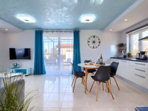 Holiday Home Villa Fenix by Interhome