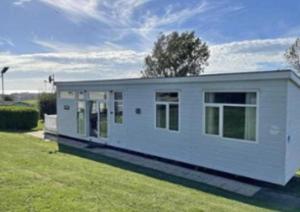 Inviting 2-Bed Caravan on Combe Haven Holiday Park
