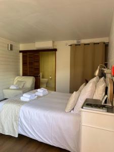 Hotels Logis Hotel De La Clape : photos des chambres