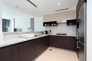 Lux BnB Dubai Creek Harbour BLVD Views