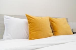 Lux BnB Dubai Creek Harbour BLVD Views