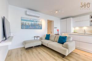 Designer 2BR home with Stunning views in St Pauls by 360 Estates