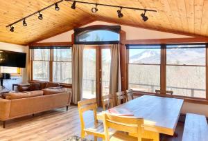 Algonquin Mountain Chalet