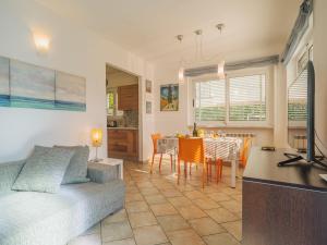 Apartment La casa di Alice by Interhome