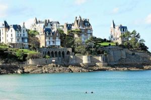 Appartements Studio Cozy Dinard - 5 min de la plage : photos des chambres