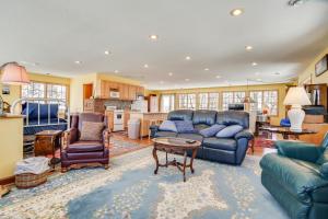 Waterfront Forest Lake Studio w Shared Dock!