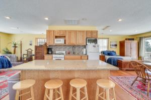 Waterfront Forest Lake Studio w Shared Dock!