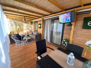 Summer Stay - Mobile Home