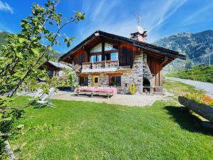 Chalets Spacieux Chalet 19pers, Piscine, Jacuzzi, Sauna & Salle de Jeux : photos des chambres
