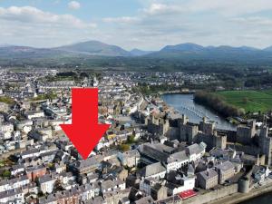 Apartment 1 Old Conservative Club in Historic - Town Pass the Keys