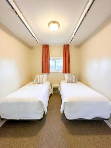 Oasis by the Bay Vacation Suites