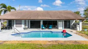 Sleek and Modern, Sunset Views & Pool - The Lighthouse - Roelens Vacations - Waterway Estates