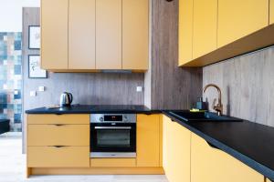 Wieniawskiego Chic Apartment by BookingHost