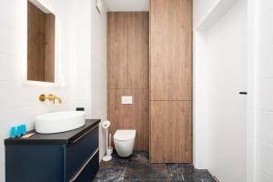 Wieniawskiego Chic Apartment by BookingHost