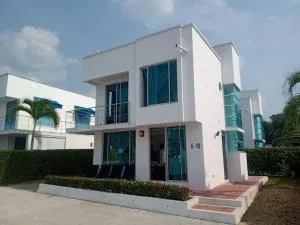 Alojamiento en Carmen de Apicalá - Juan López