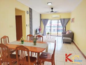 KHome-MarinaCourt-KK CITY CENTRE .3B2R(8Pax) NEW!!
