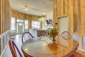 Downtown Lineville Vacation Rental about 10 Mi to Lake